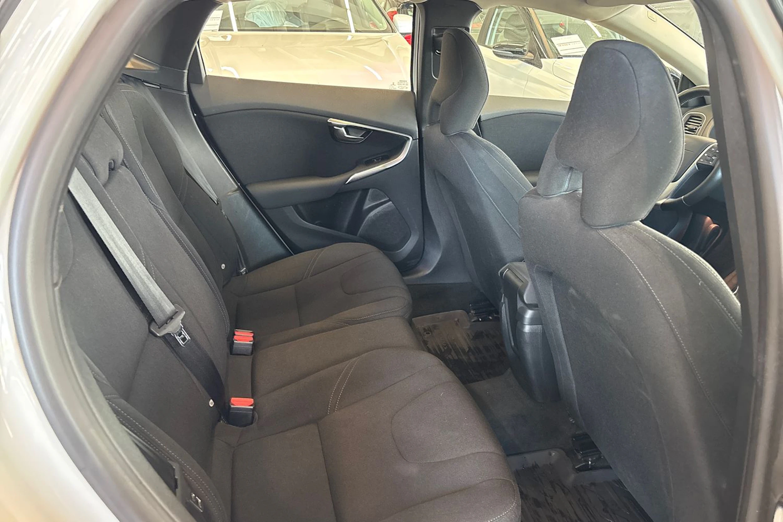 Valkoinen Volvo V40 Cross Country 2017 kuva 18.