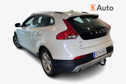 valkoinen Volvo V40 Cross Country 2018 kuva 2.