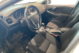 valkoinen Volvo V40 Cross Country 2018 kuva 3.