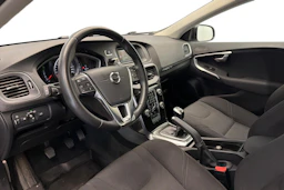 valkoinen Volvo V40 Cross Country 2018 kuva 6.