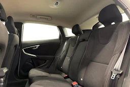 valkoinen Volvo V40 Cross Country 2018 kuva 8.