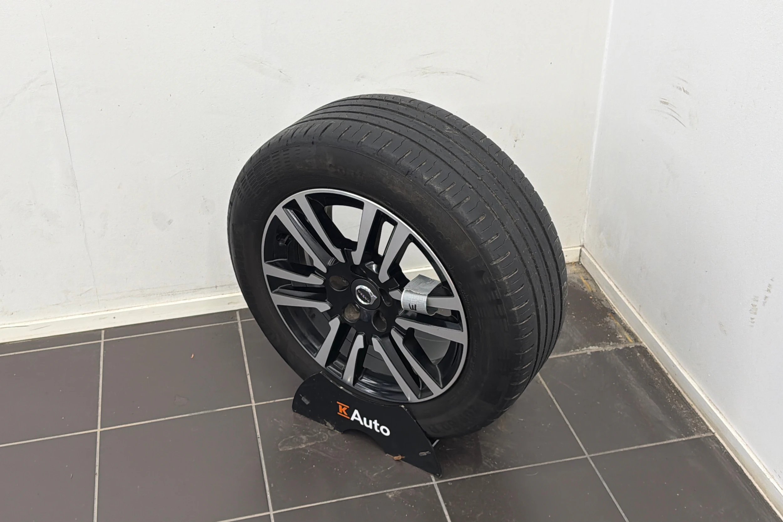 valkoinen Volvo V40 Cross Country 2018 kuva 10.