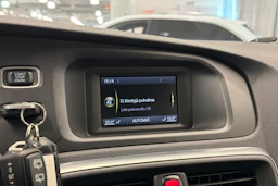 valkoinen Volvo V40 Cross Country 2018 kuva 21.