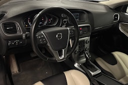 Sininen Volvo V40 Cross Country 2018 kuva 7.