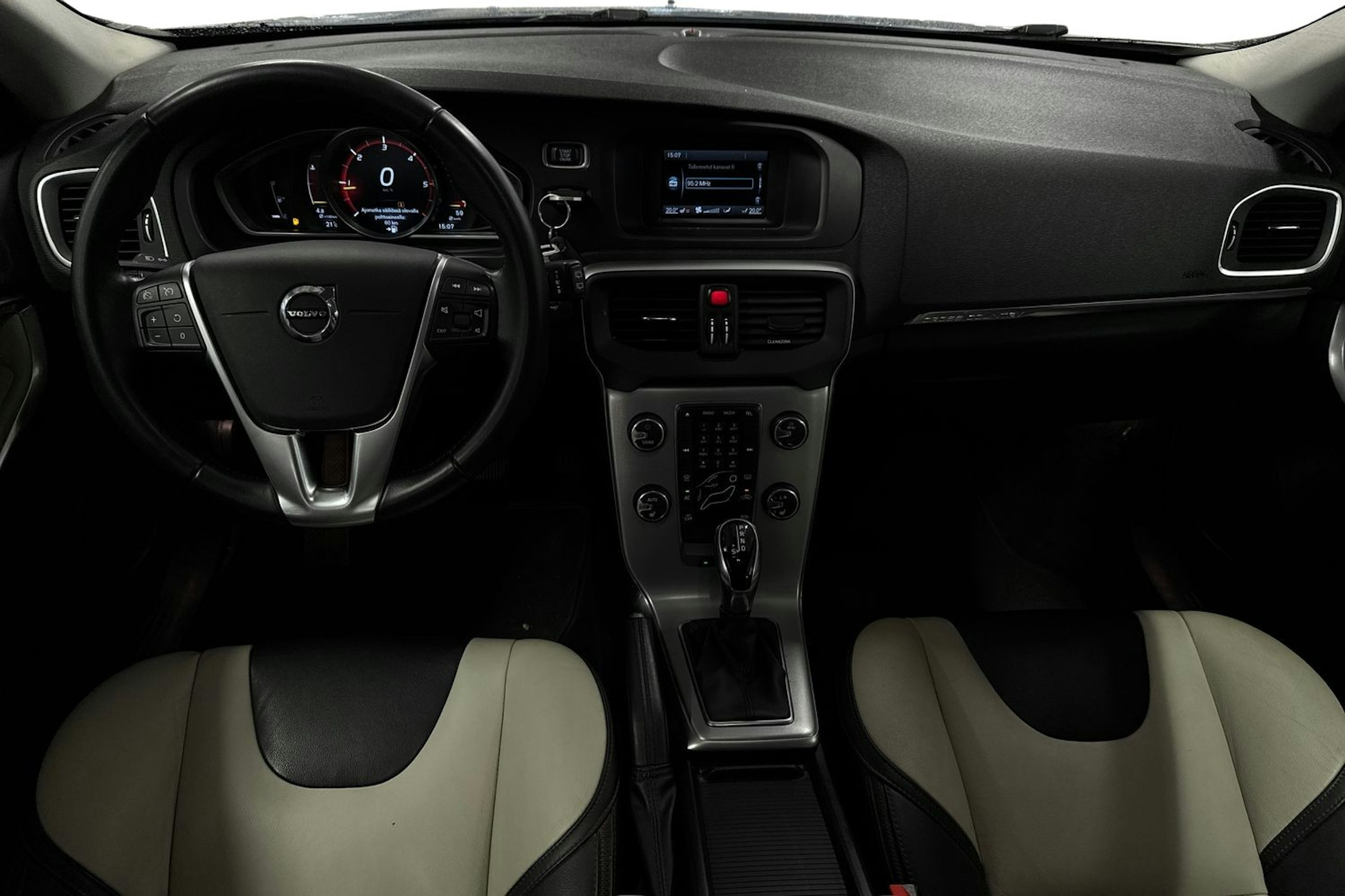 Sininen Volvo V40 Cross Country 2018 kuva 9.