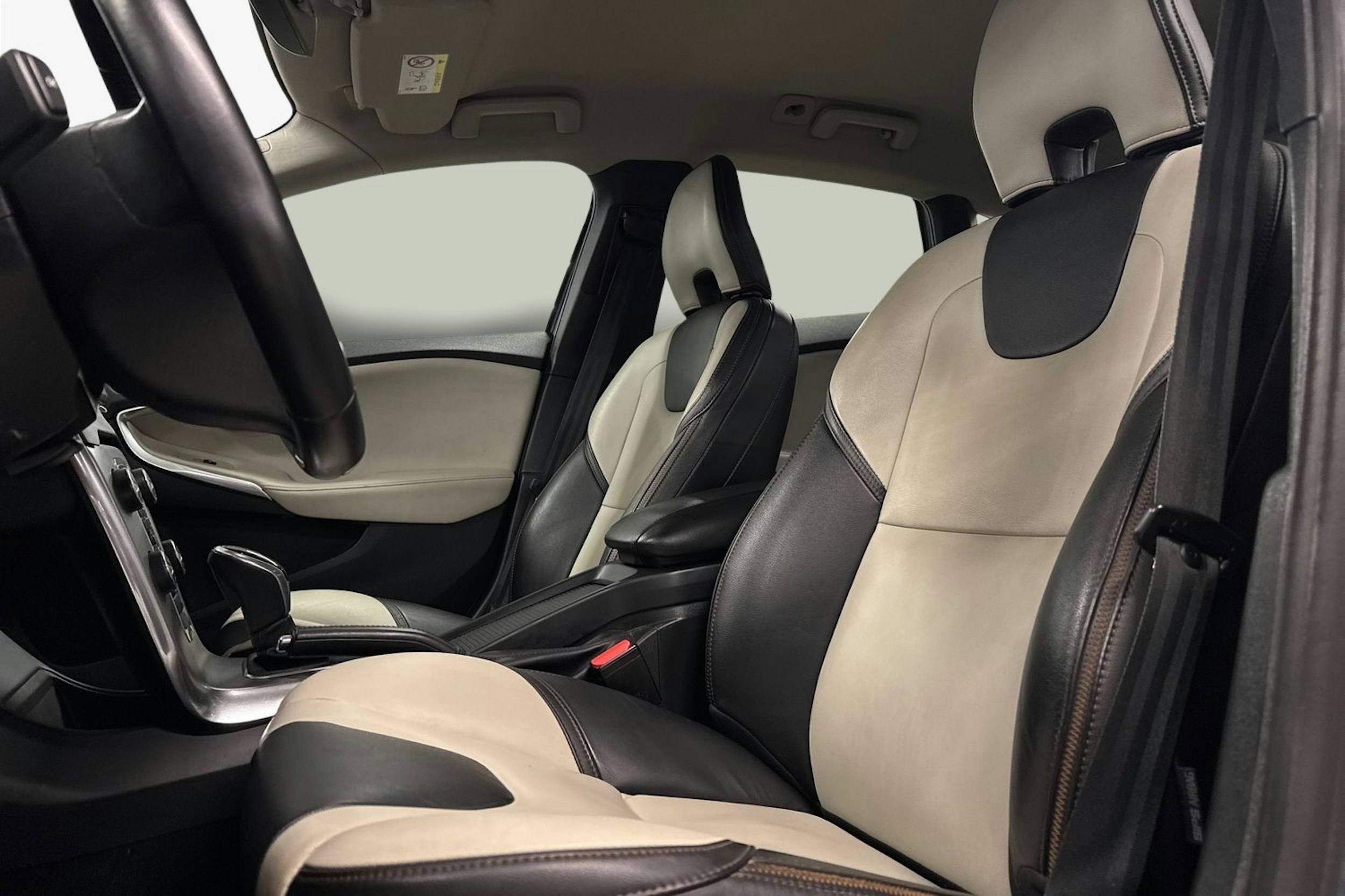 Sininen Volvo V40 Cross Country 2018 kuva 11.