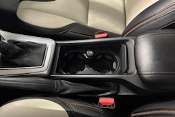 Sininen Volvo V40 Cross Country 2018 kuva 30.