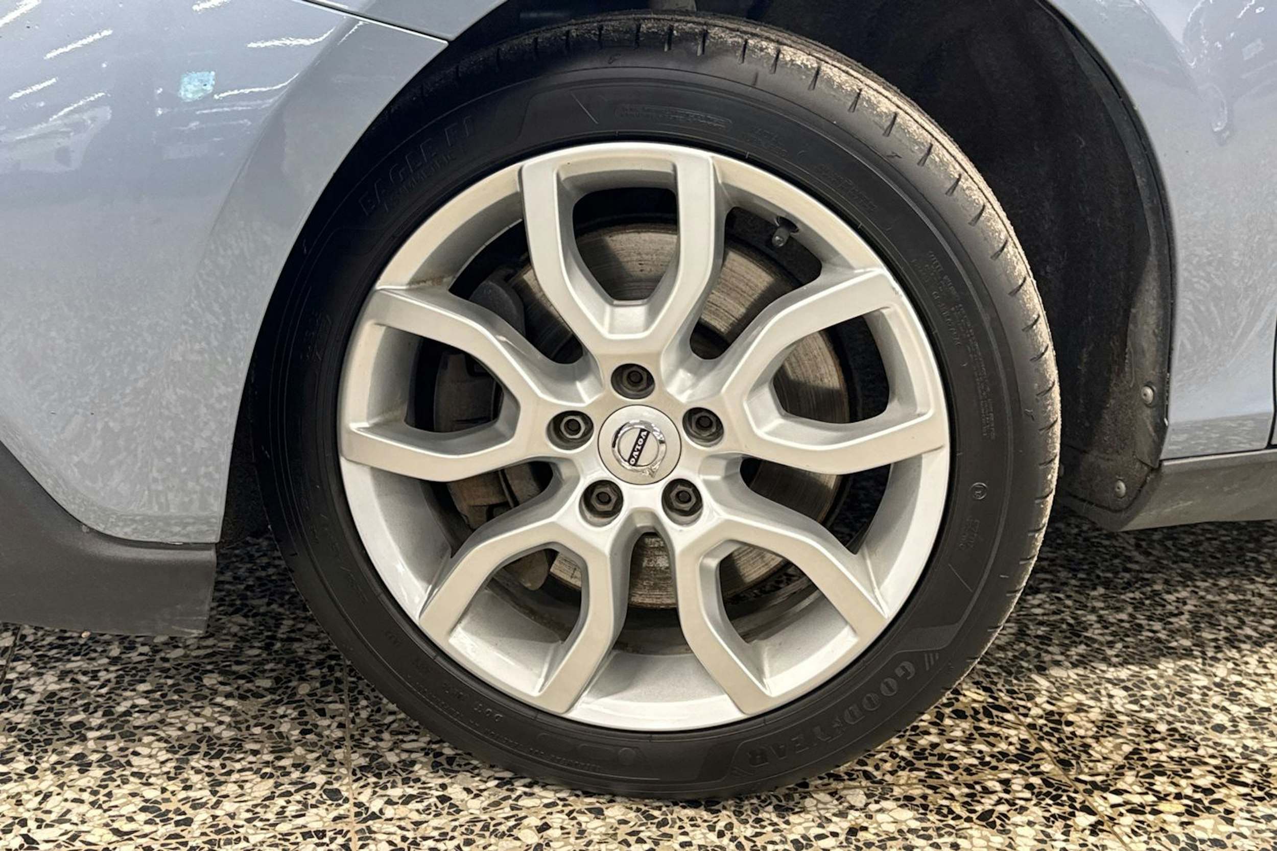 Sininen Volvo V40 Cross Country 2018 kuva 34.