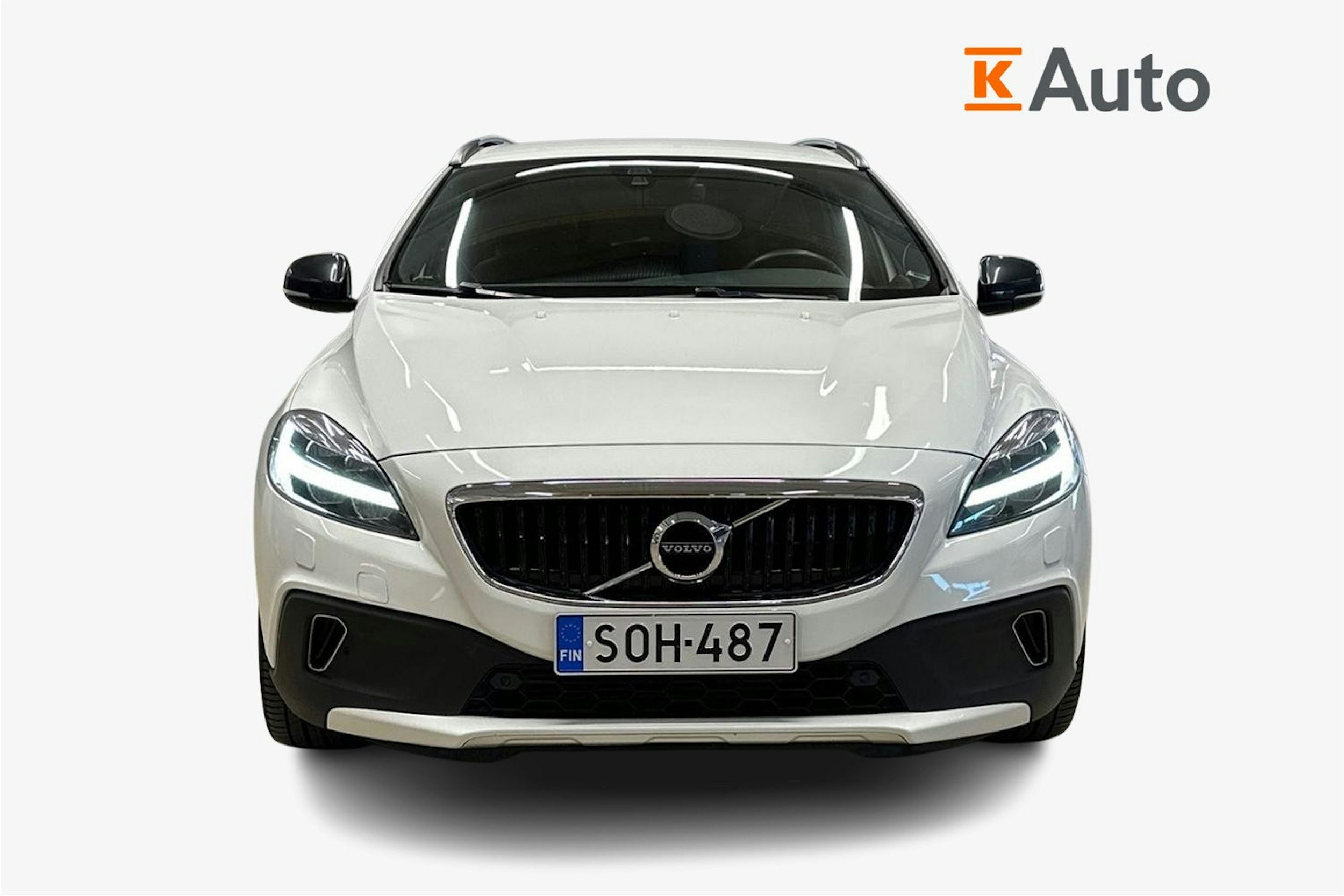 valkoinen Volvo V40 Cross Country 2018 kuva 5.