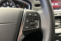 valkoinen Volvo V40 Cross Country 2018 kuva 26.