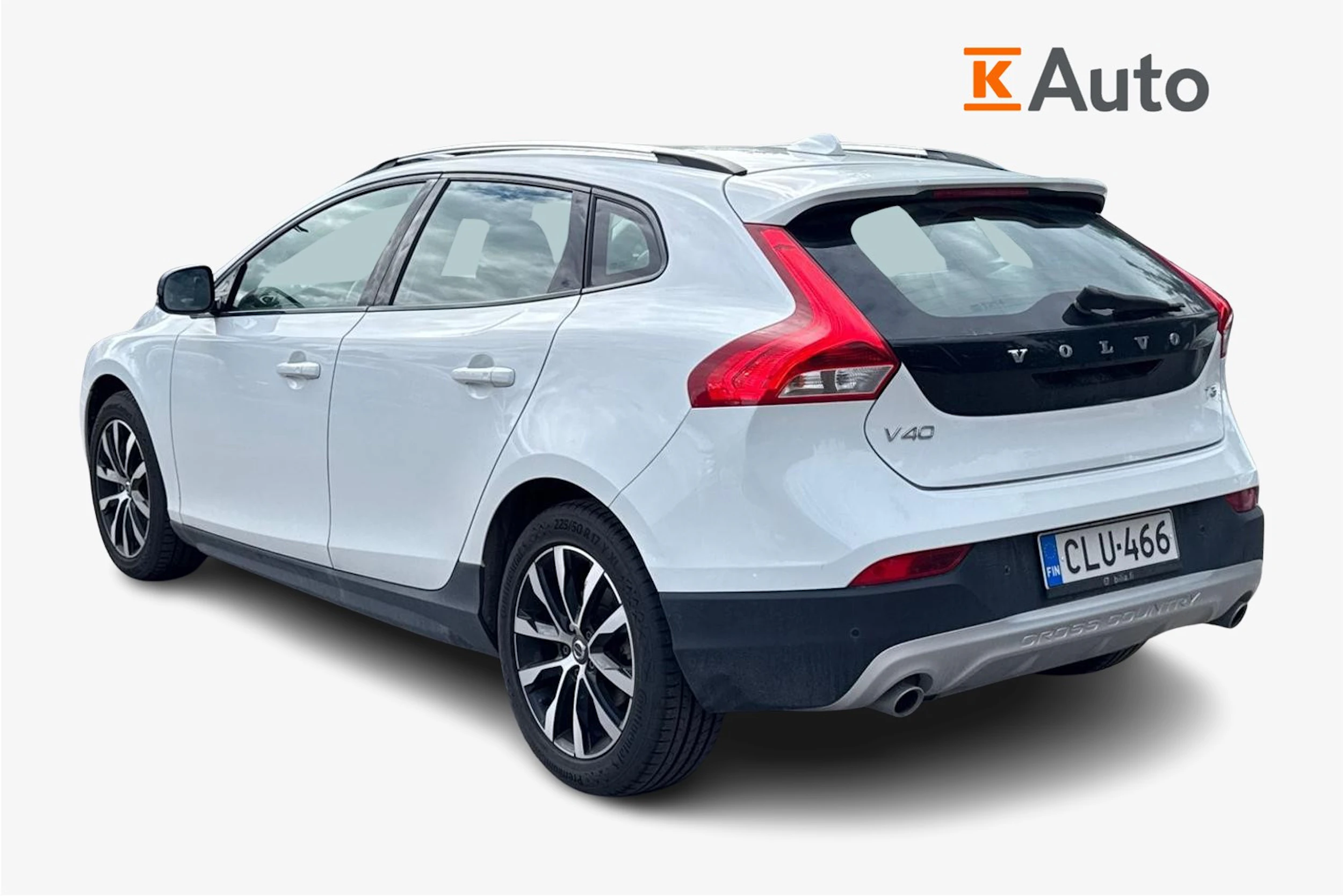 valkoinen Volvo V40 Cross Country 2019 kuva 2.
