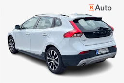 valkoinen Volvo V40 Cross Country 2019 kuva 2.