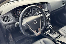 valkoinen Volvo V40 Cross Country 2019 kuva 3.