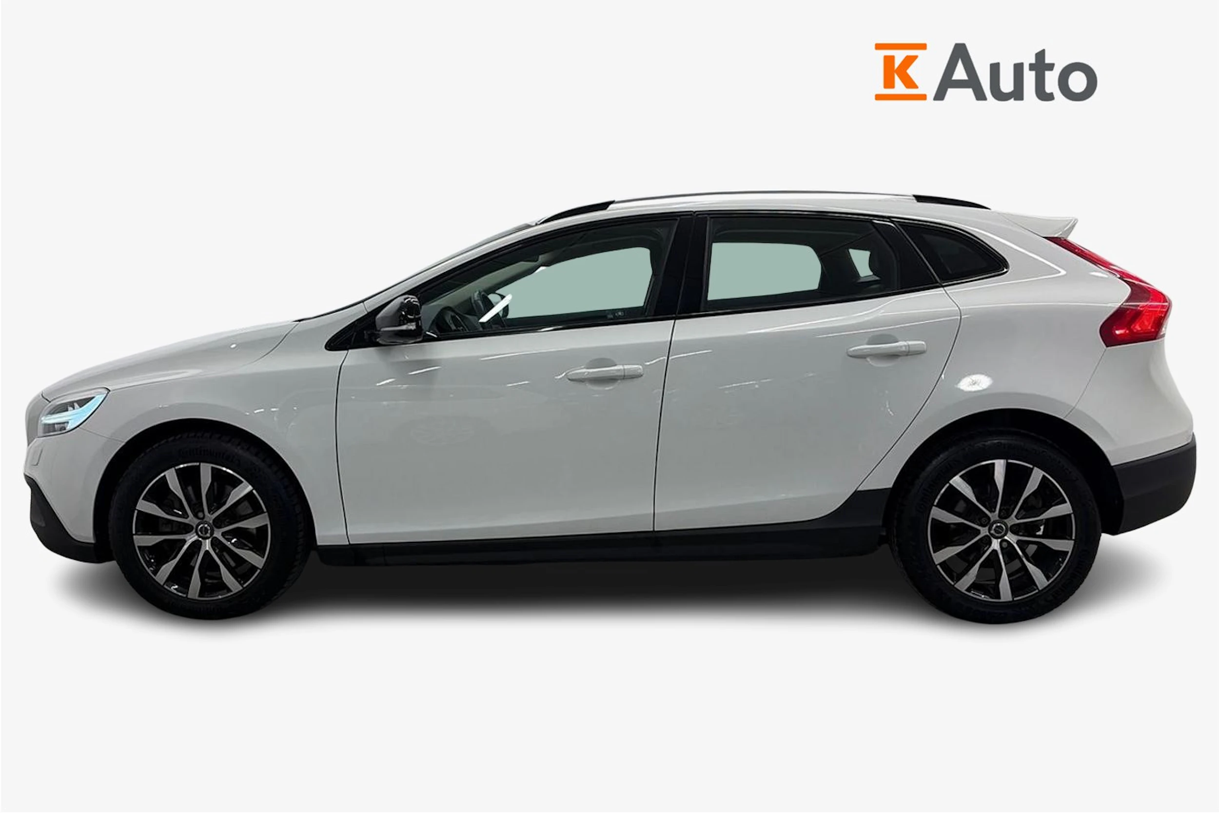 valkoinen Volvo V40 Cross Country 2019 kuva 5.