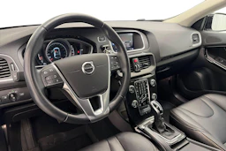 valkoinen Volvo V40 Cross Country 2019 kuva 6.