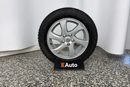 valkoinen Volvo V40 Cross Country 2019 kuva 11.