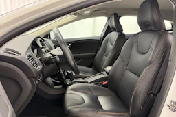 valkoinen Volvo V40 Cross Country 2019 kuva 13.