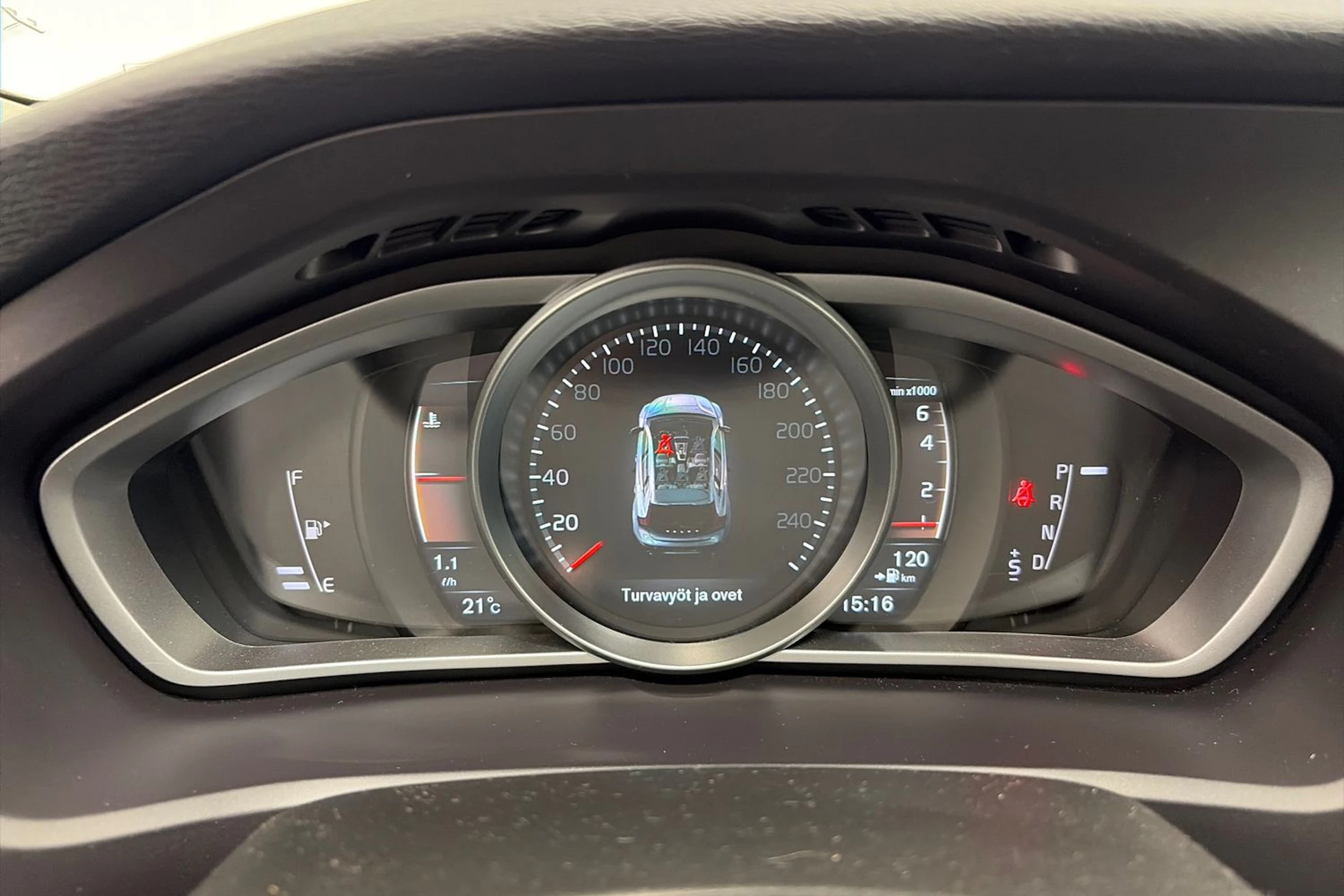 valkoinen Volvo V40 Cross Country 2019 kuva 14.