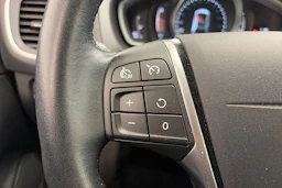 valkoinen Volvo V40 Cross Country 2019 kuva 15.