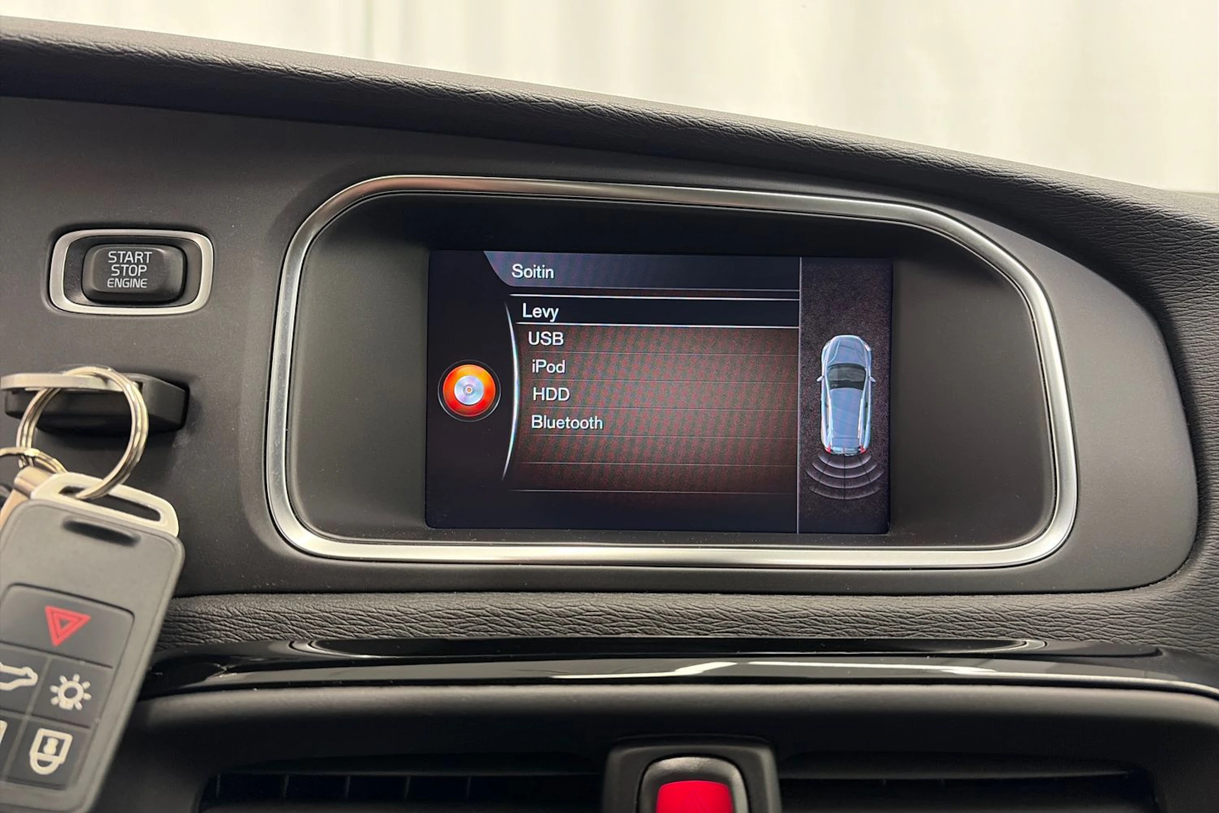 valkoinen Volvo V40 Cross Country 2019 kuva 17.