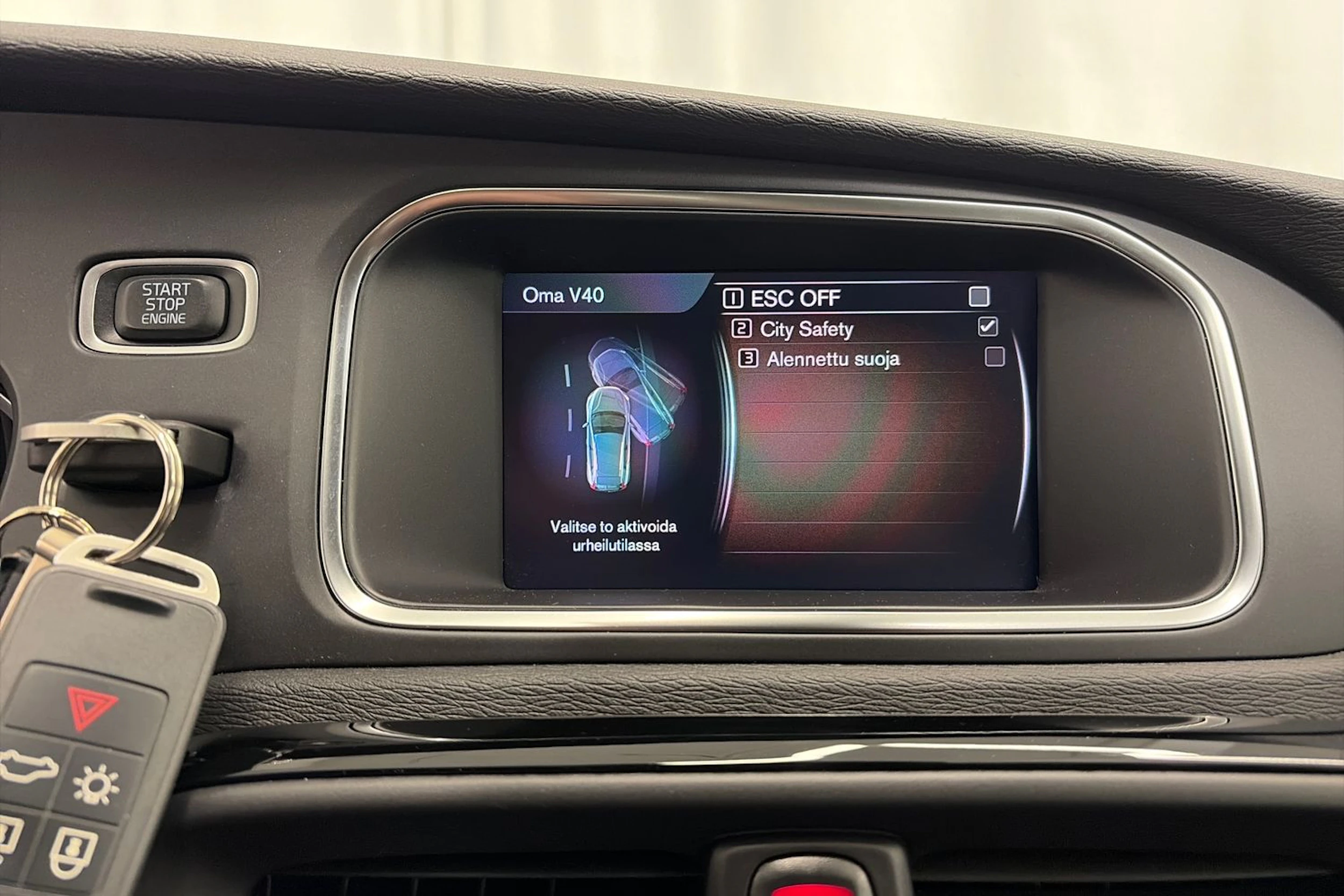 valkoinen Volvo V40 Cross Country 2019 kuva 18.
