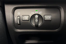 valkoinen Volvo V40 Cross Country 2019 kuva 21.