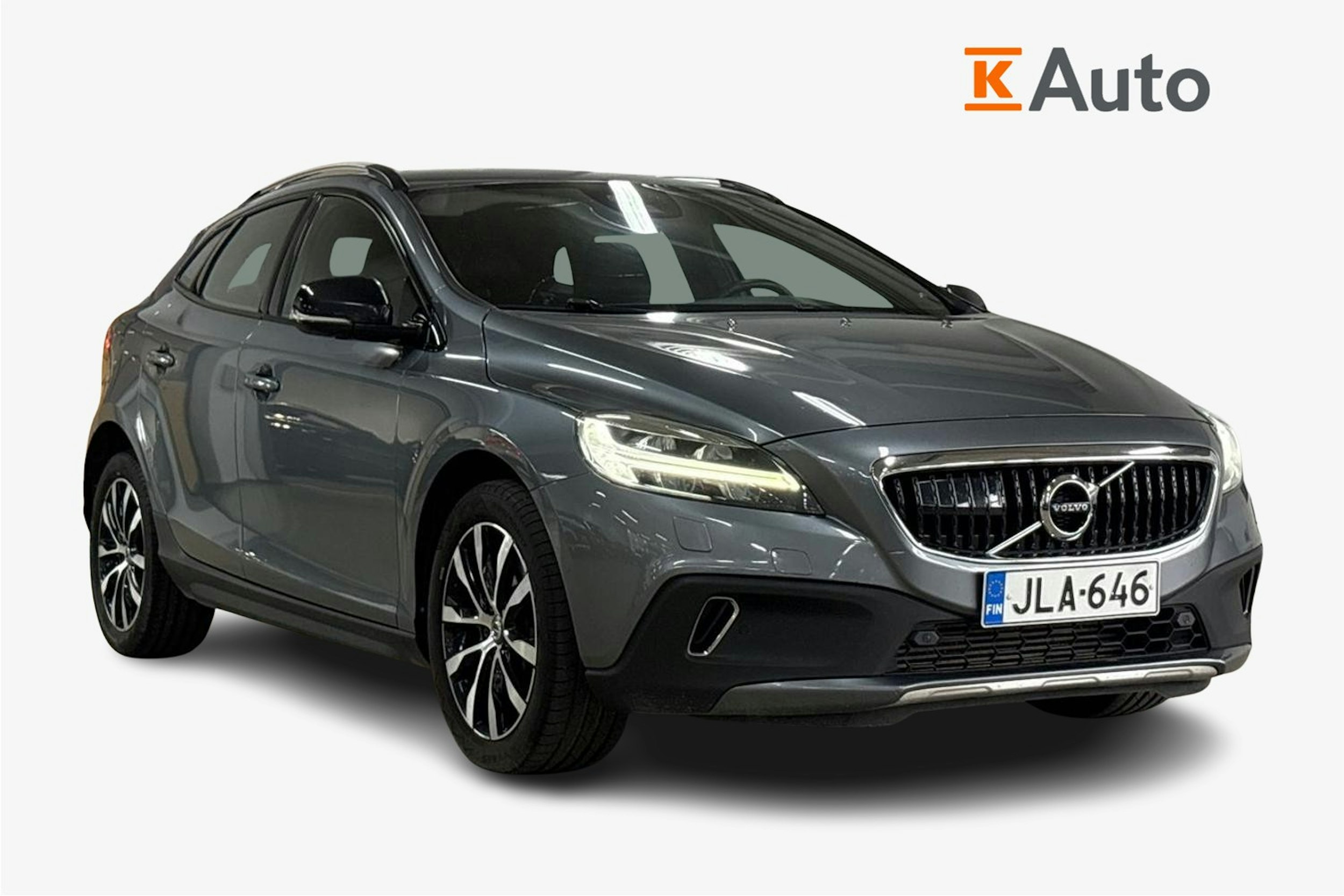 Harmaa Volvo V40 Cross Country 2019 kuva 1.