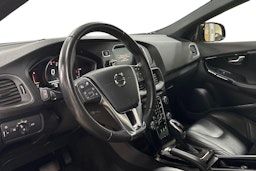 Harmaa Volvo V40 Cross Country 2019 kuva 7.