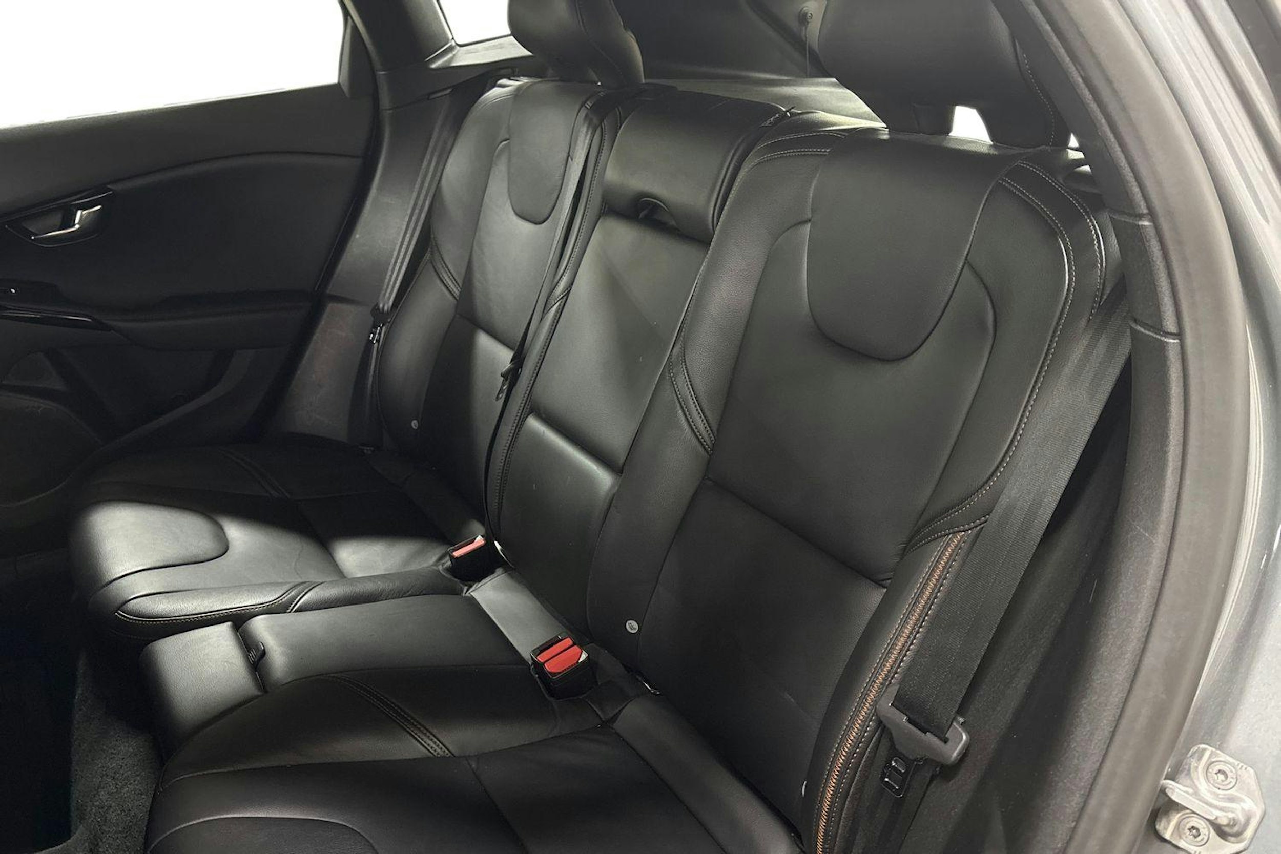 Harmaa Volvo V40 Cross Country 2019 kuva 10.