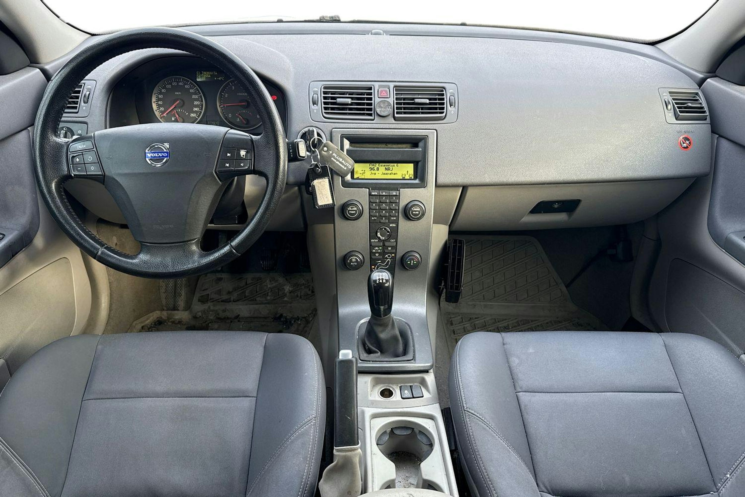 Harmaa Volvo V50 2005 kuva 7.