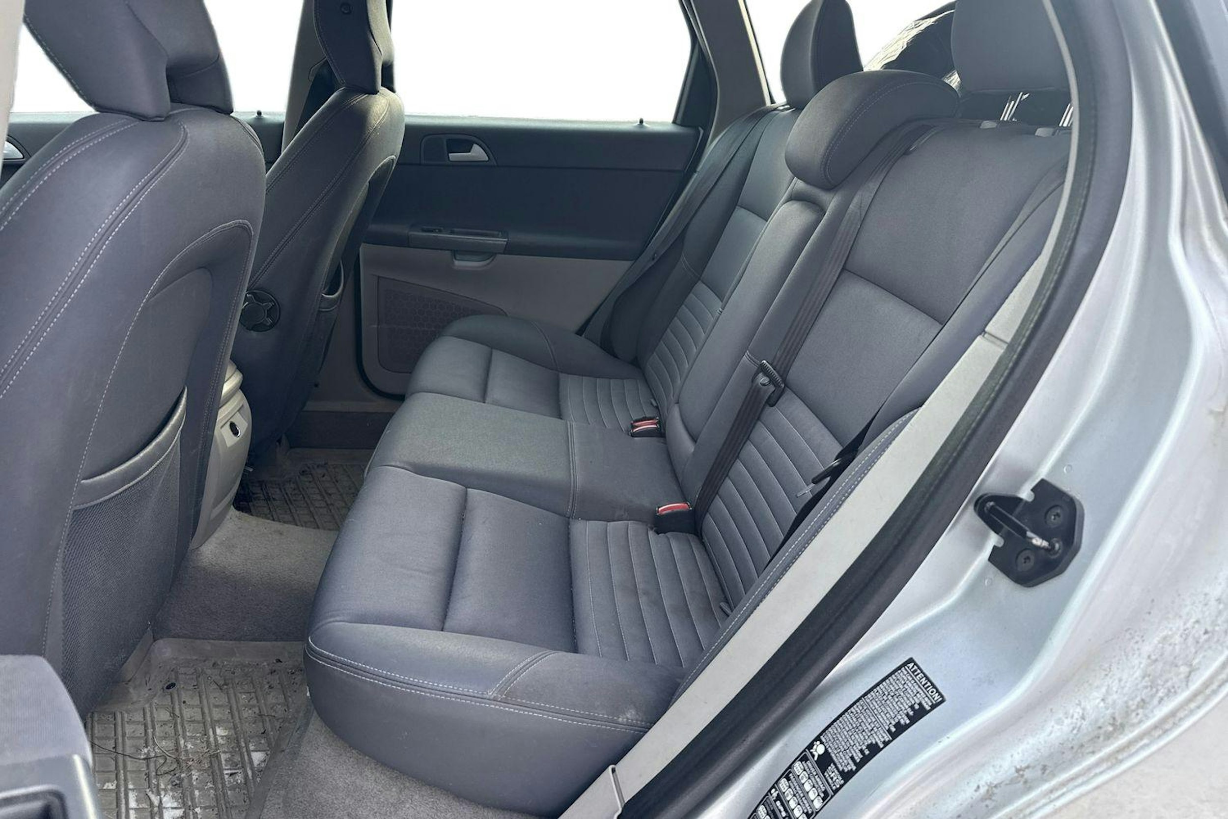 Harmaa Volvo V50 2005 kuva 8.