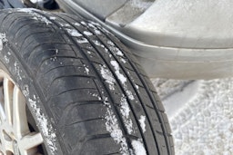 Harmaa Volvo V50 2005 kuva 11.