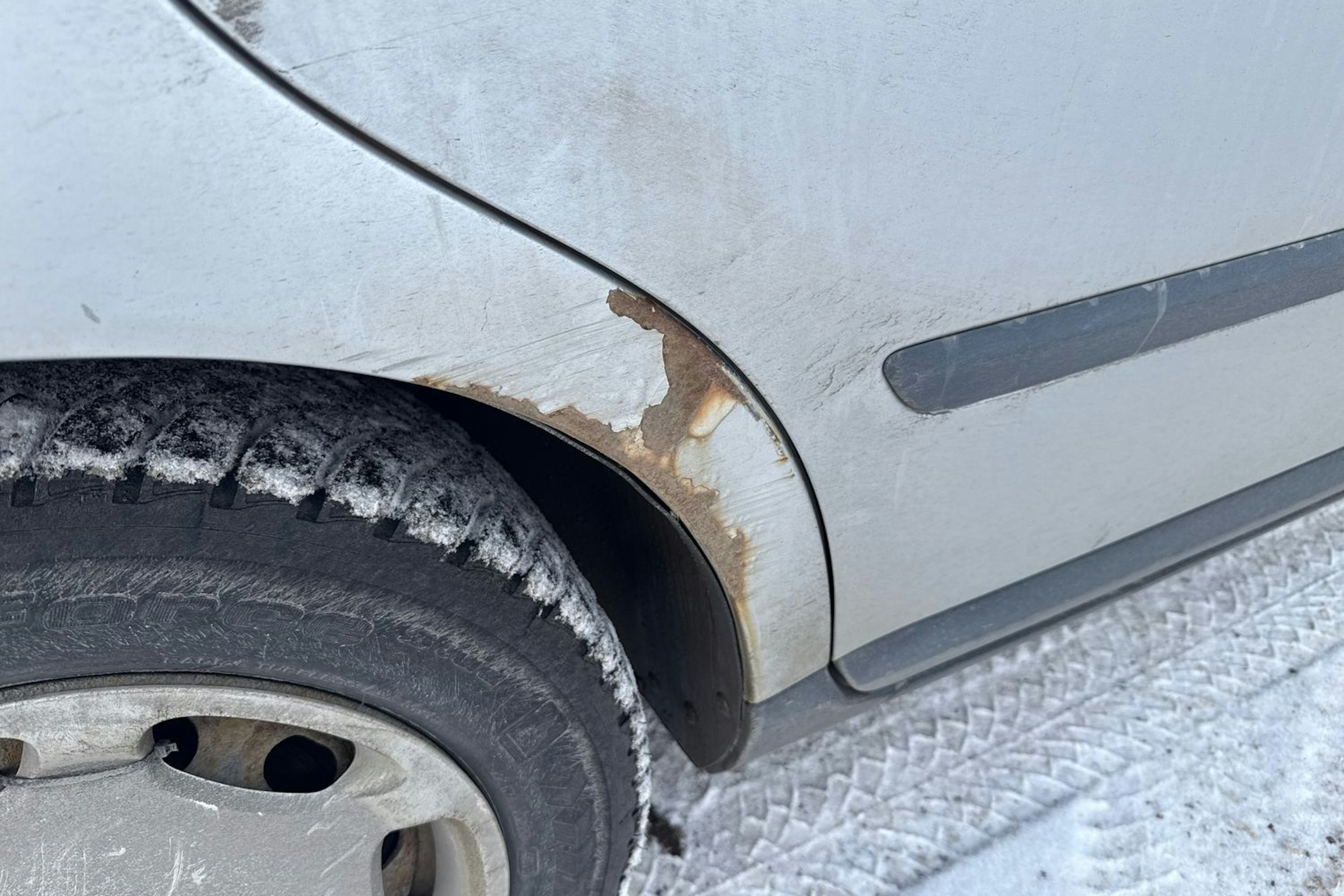 Harmaa Volvo V50 2005 kuva 13.