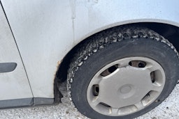 Harmaa Volvo V50 2005 kuva 14.