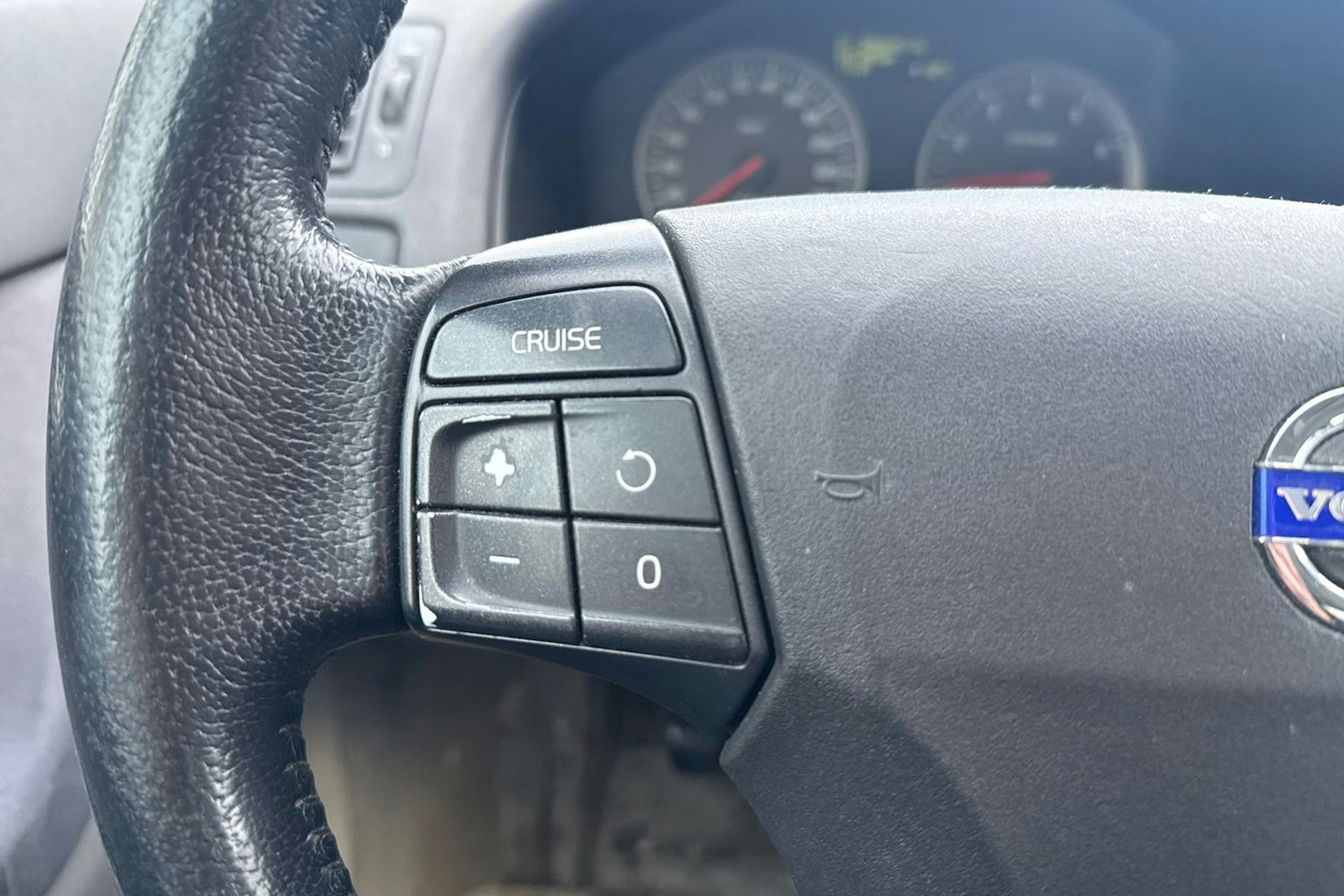 Harmaa Volvo V50 2005 kuva 18.