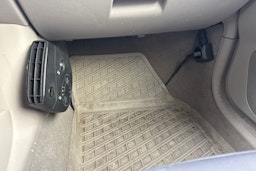 Harmaa Volvo V50 2005 kuva 23.