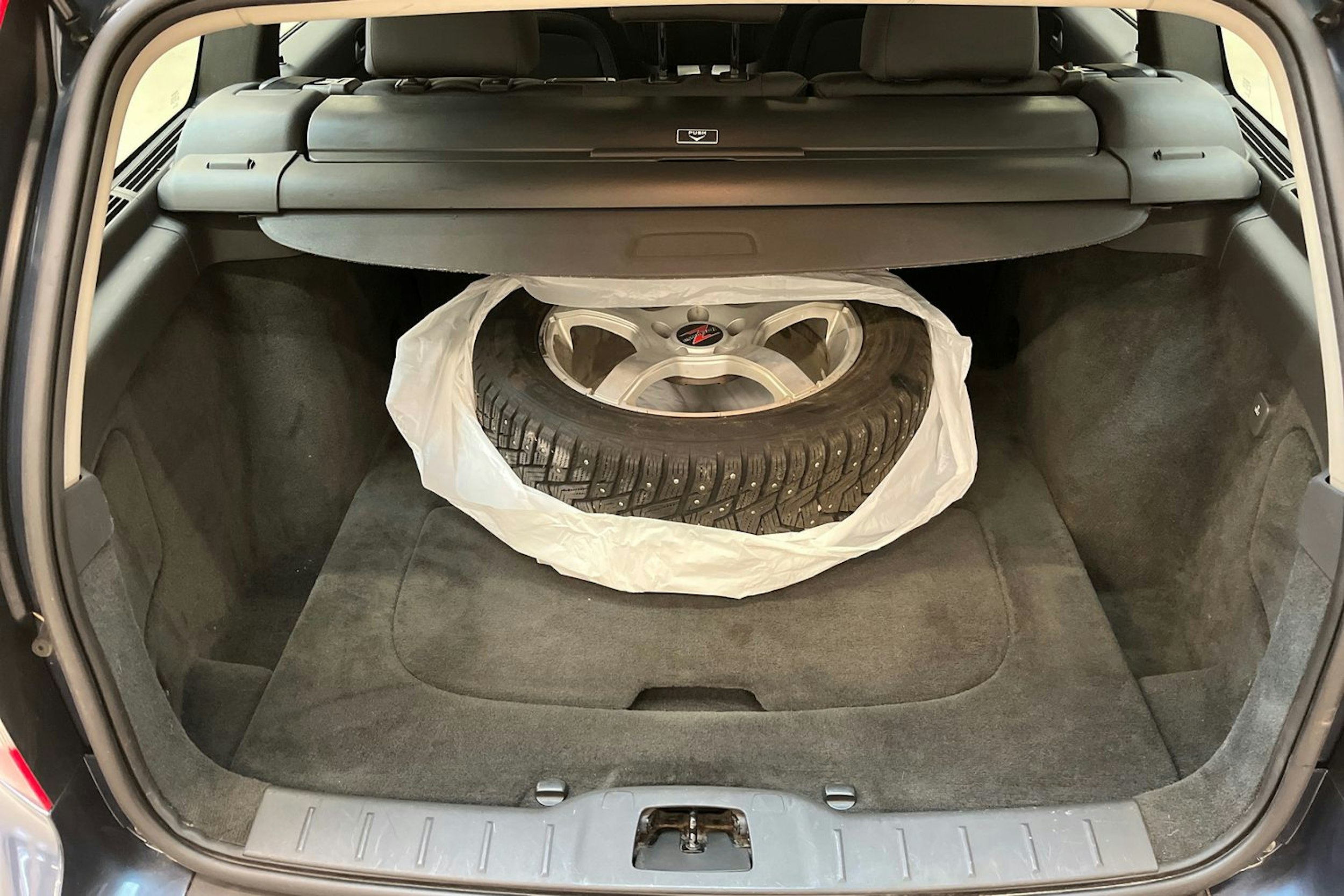 sininen Volvo V50 2006 kuva 10.
