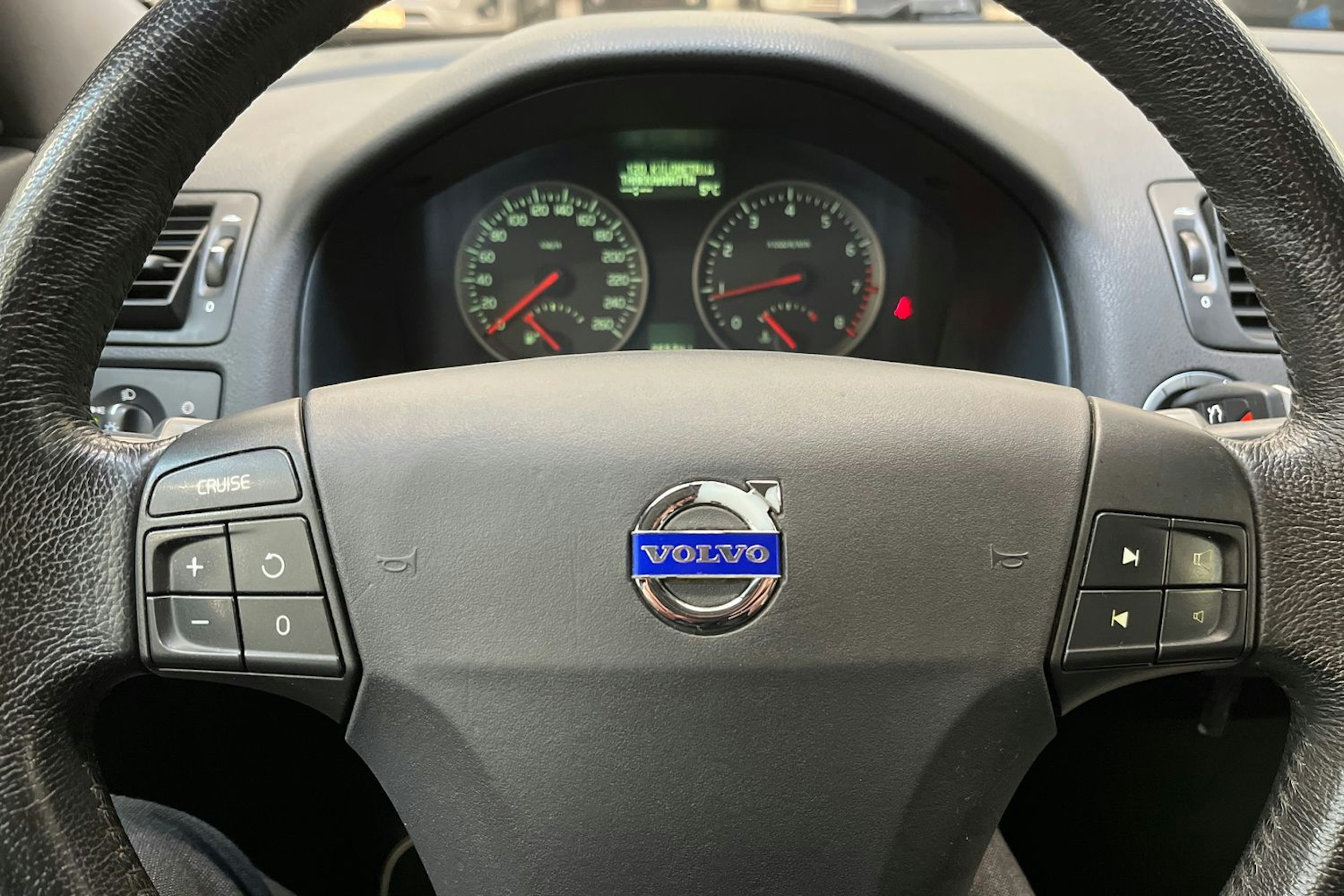 sininen Volvo V50 2006 kuva 12.