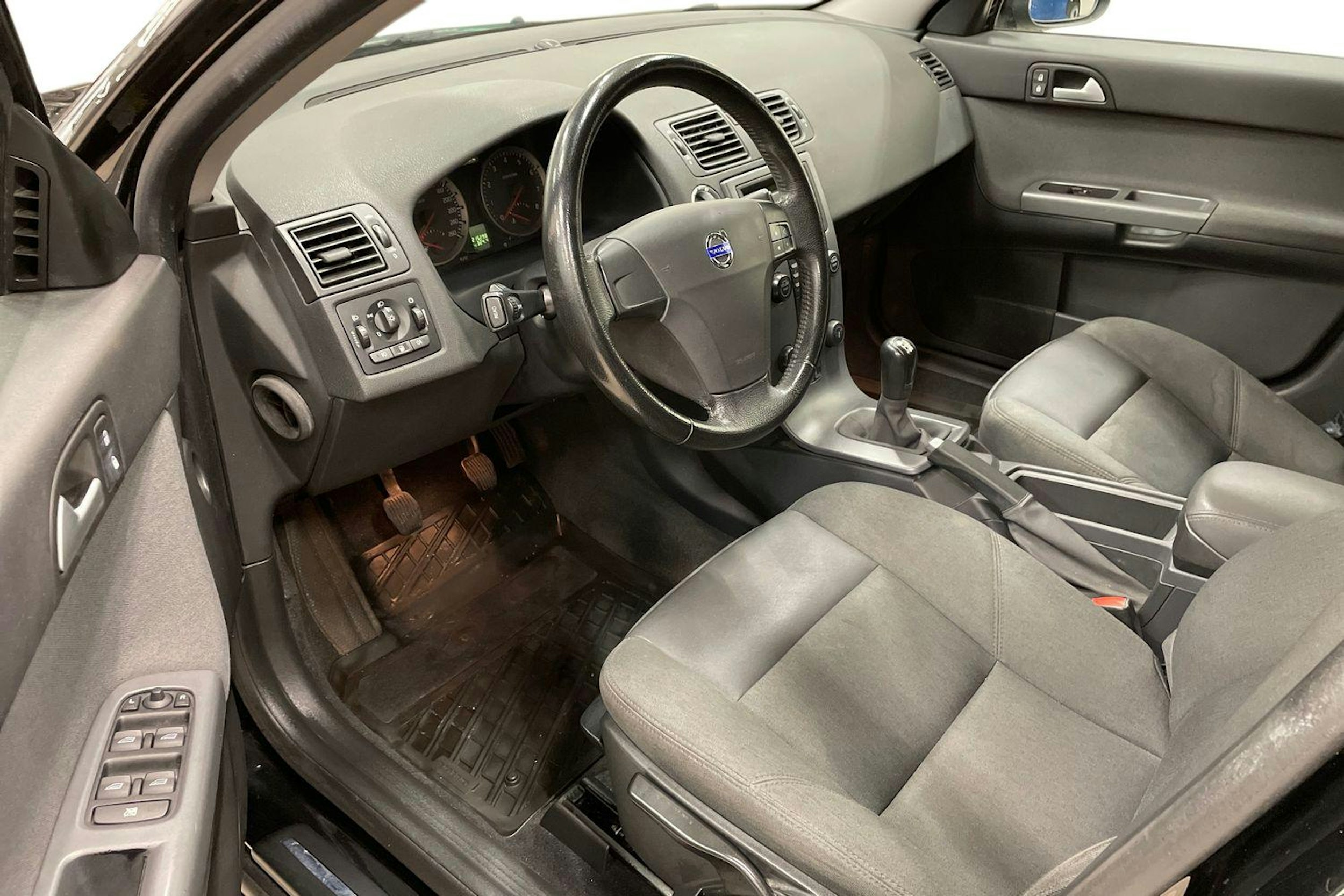 musta Volvo V50 2006 kuva 7.