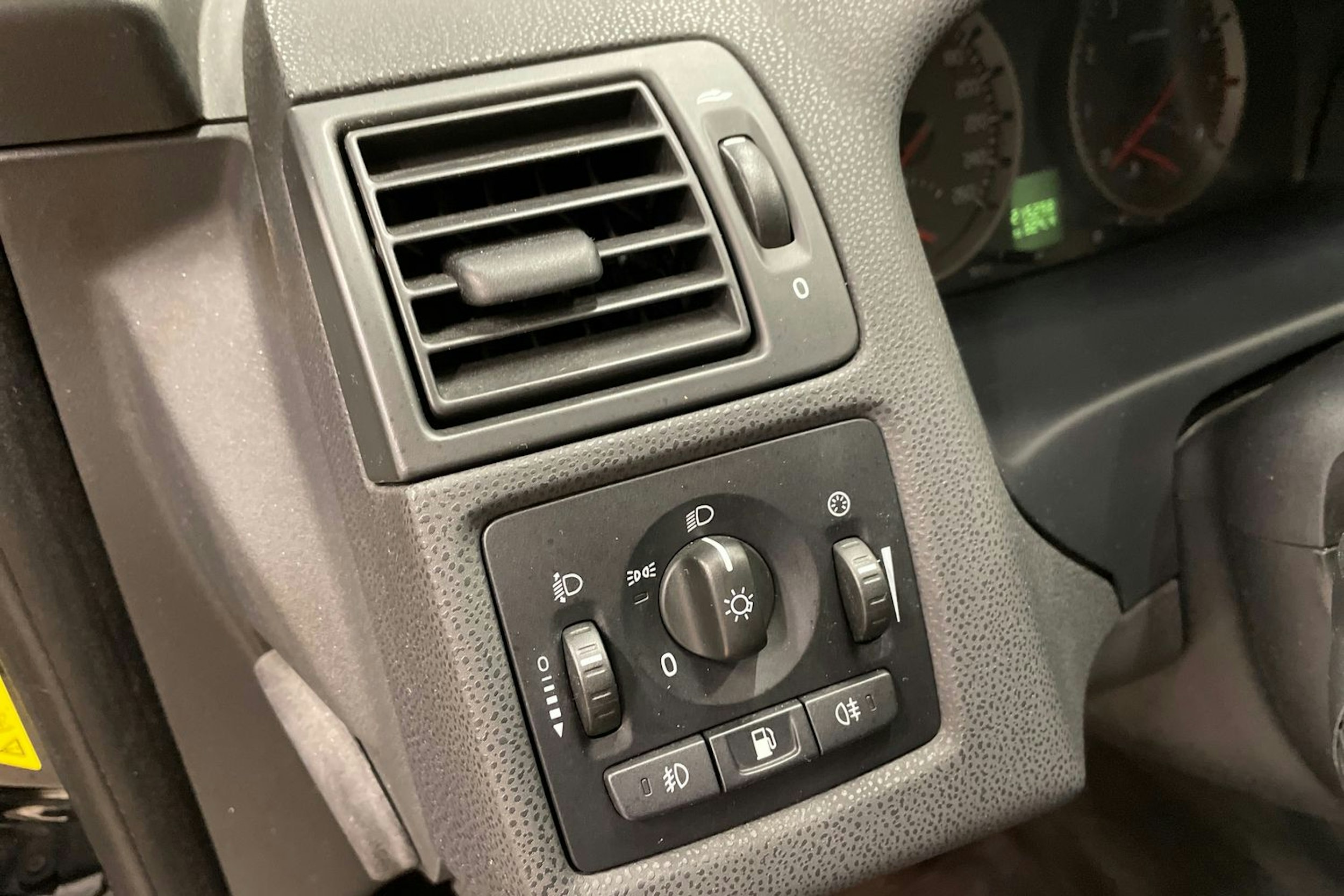 musta Volvo V50 2006 kuva 20.