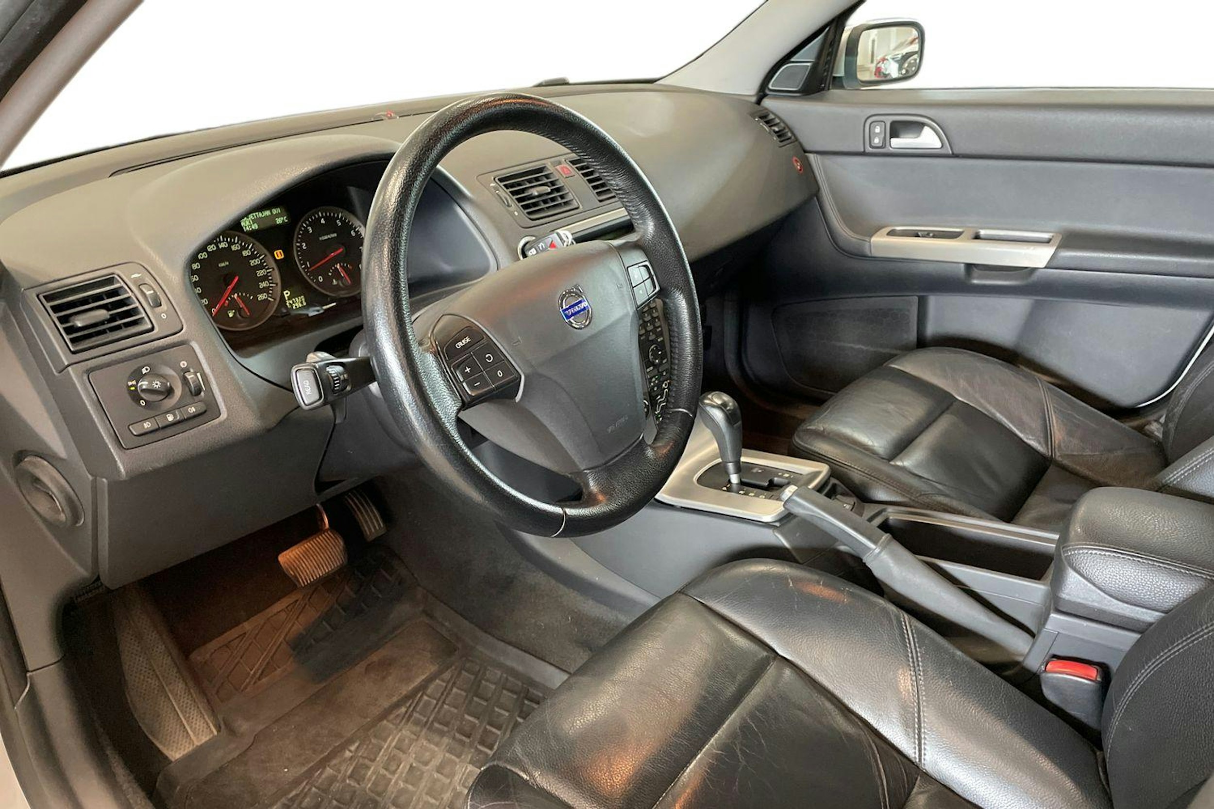harmaa Volvo V50 2006 kuva 7.