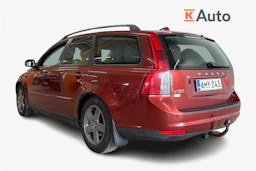 Punainen Volvo V50 2008 kuva 2.