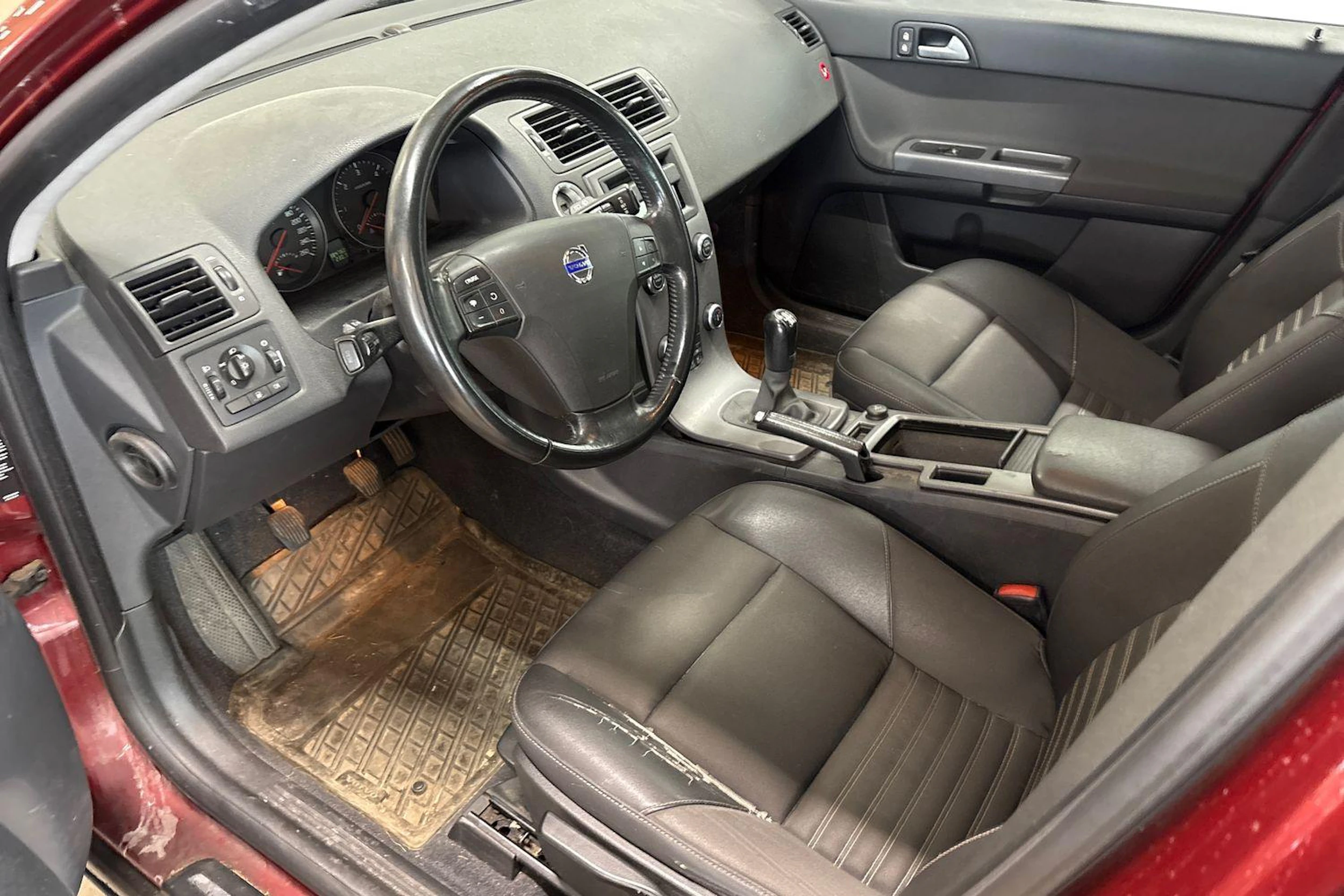 Punainen Volvo V50 2008 kuva 6.