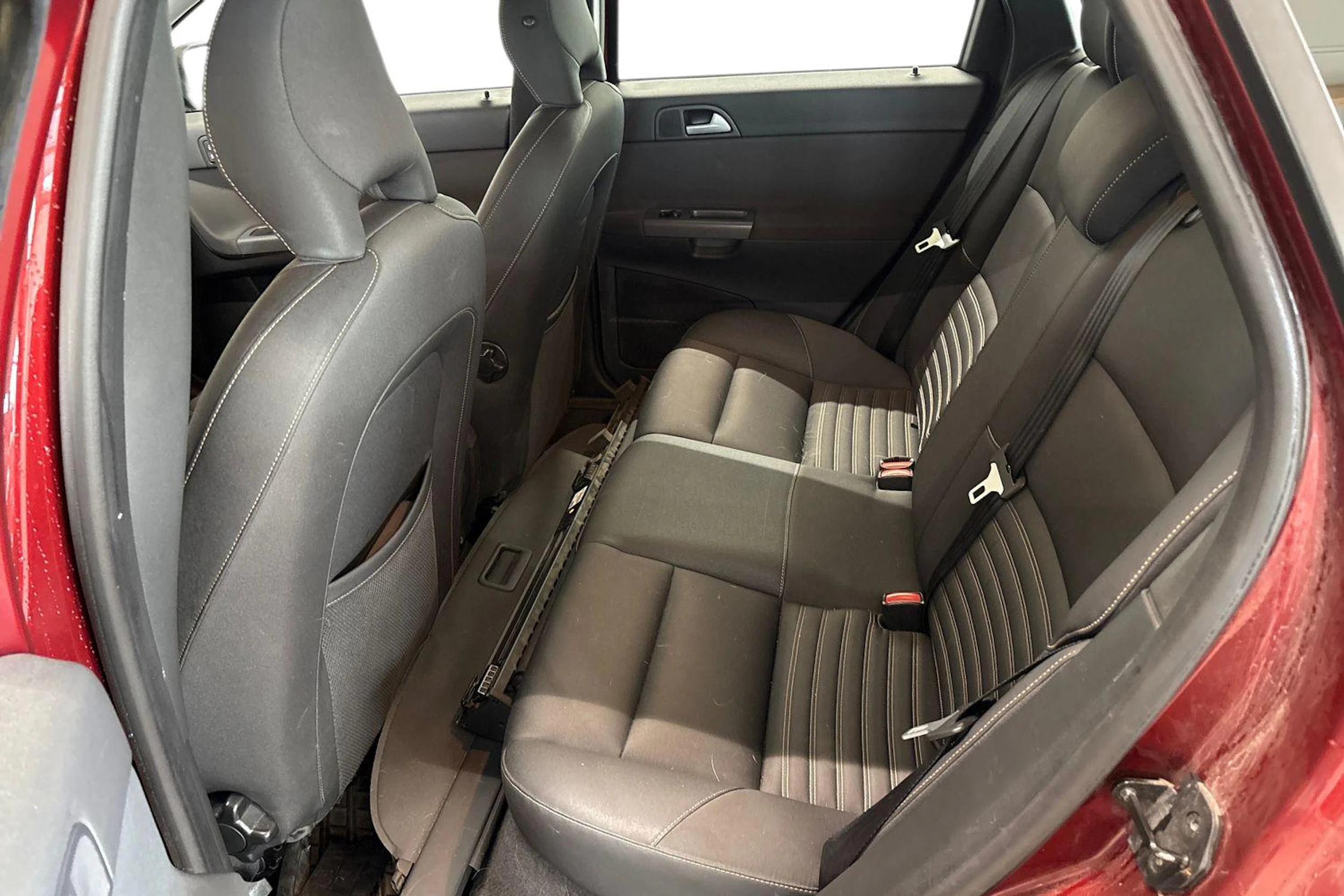 Punainen Volvo V50 2008 kuva 8.