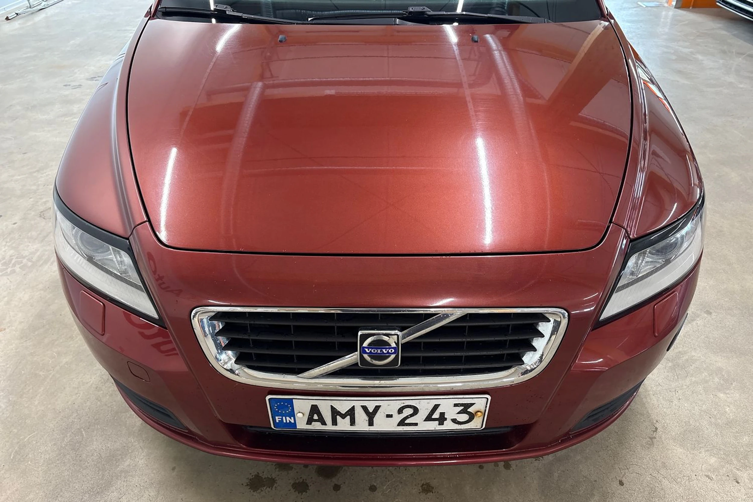 Punainen Volvo V50 2008 kuva 16.