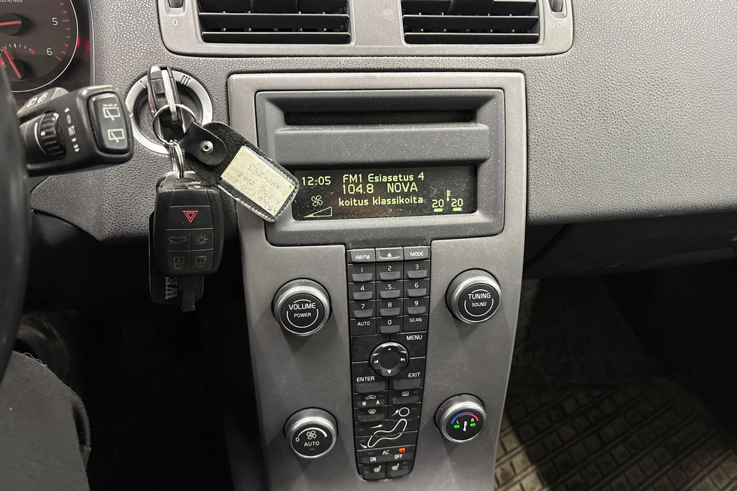 Punainen Volvo V50 2008 kuva 20.