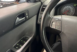 Punainen Volvo V50 2008 kuva 21.