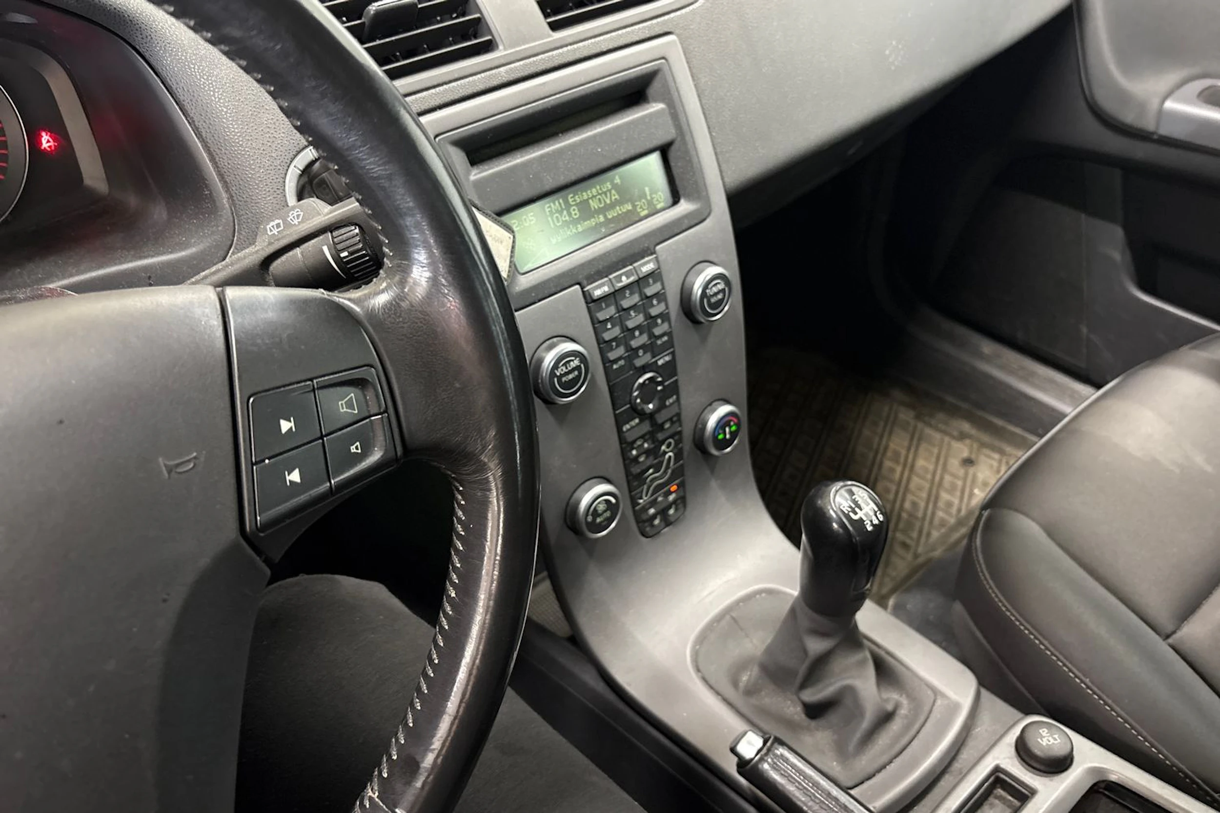 Punainen Volvo V50 2008 kuva 22.