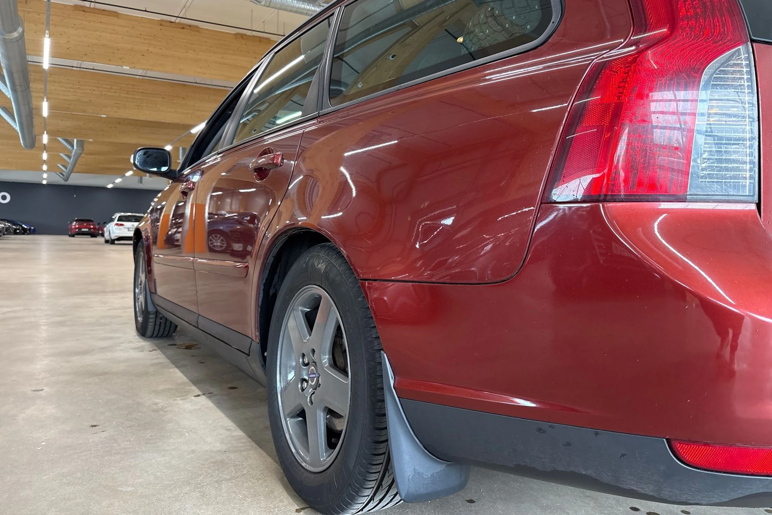 Punainen Volvo V50 2008 kuva 32.