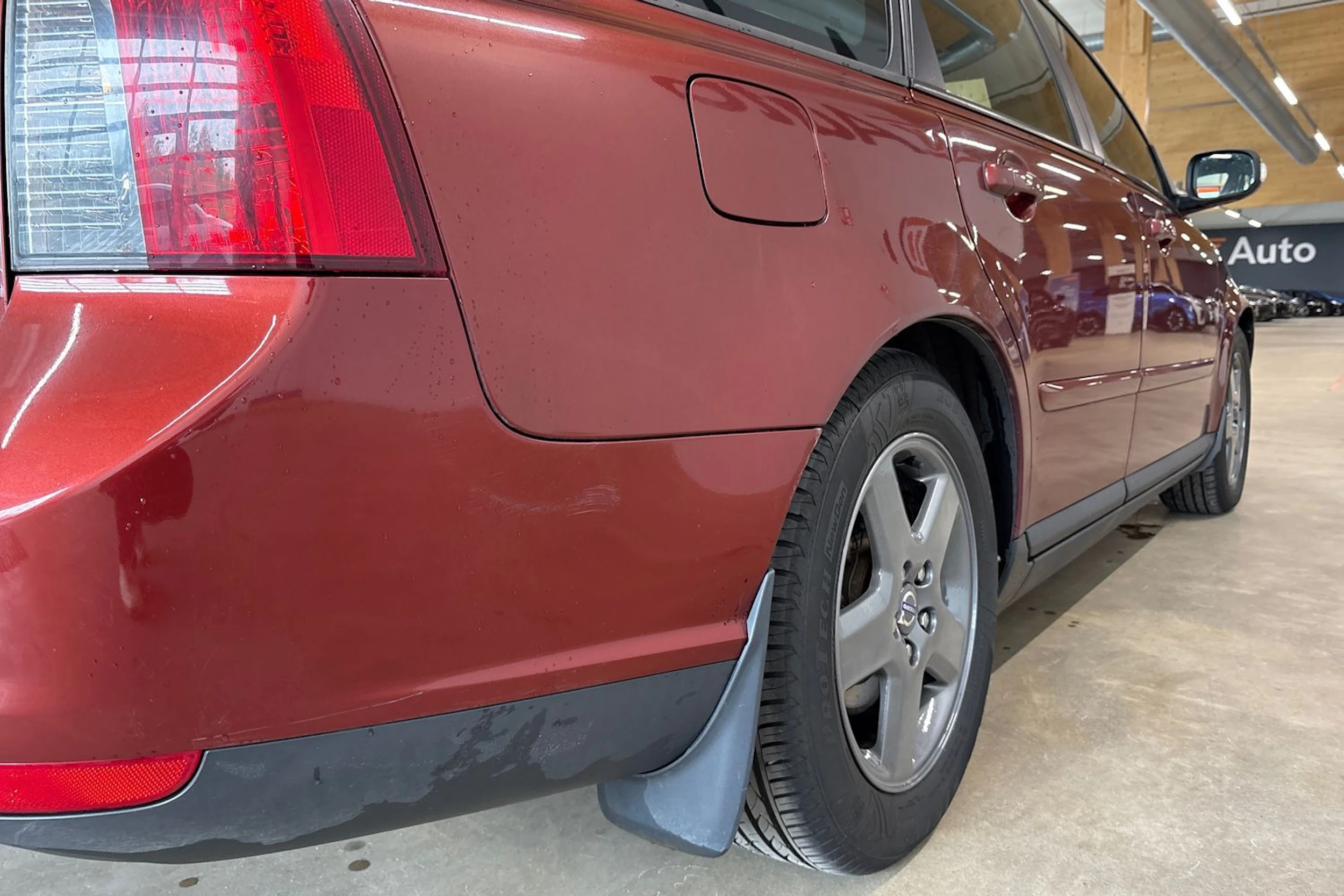 Punainen Volvo V50 2008 kuva 34.